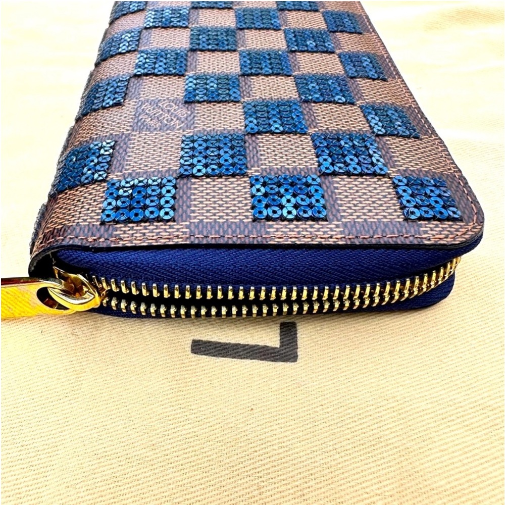 Louis Vuitton Limited Edition 3D effect sequin damier - Picture 6 of 11